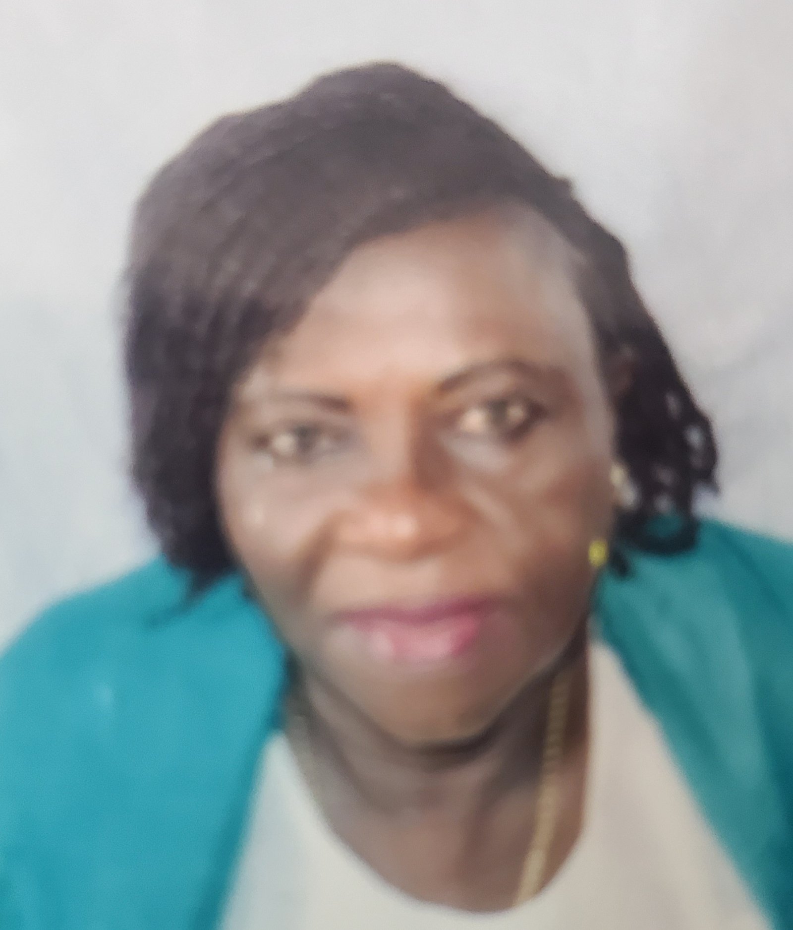 Admire Ella Moigua